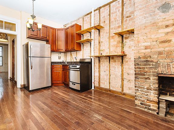 4th image of 71 Grand Ave APT 1R