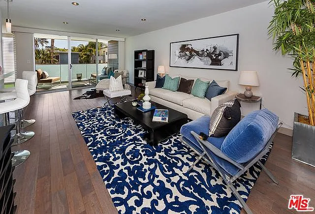 3 bed, 2.5 bath, 1670 sqft, $5,950 — Photo 4