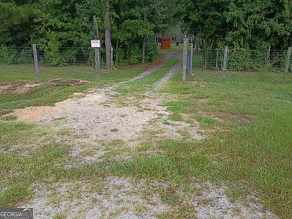 2nd image of 608 Idlewood Rd