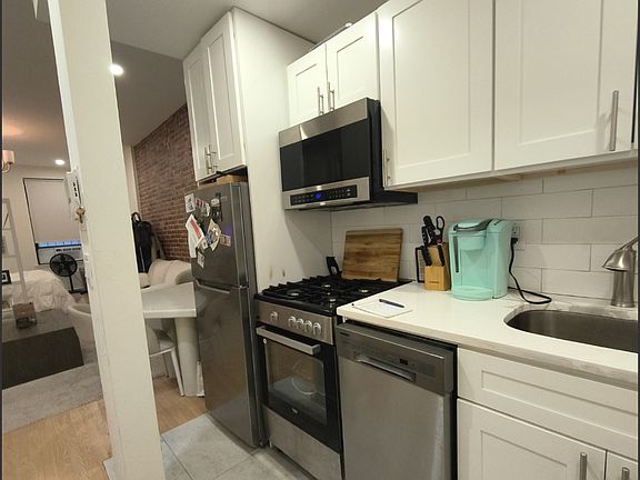 4th image of 189 E 93rd St APT 3B