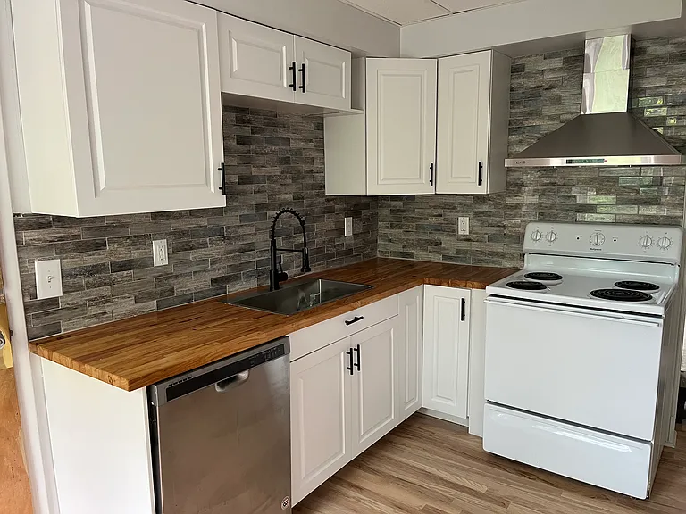 214-216 W Madison St #216-2 — Photo 3