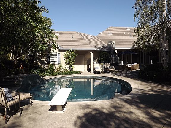 2nd image of 6045 Huntingdale Cir