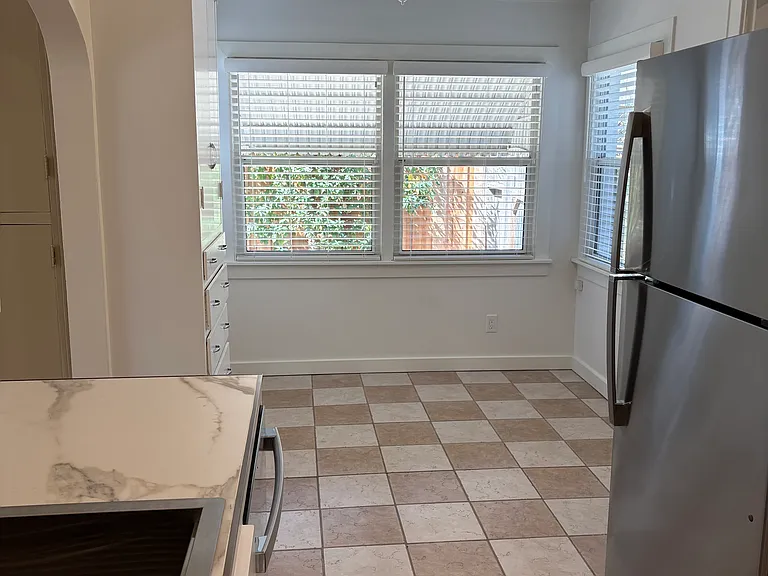 1441 Stockton St — Photo 8