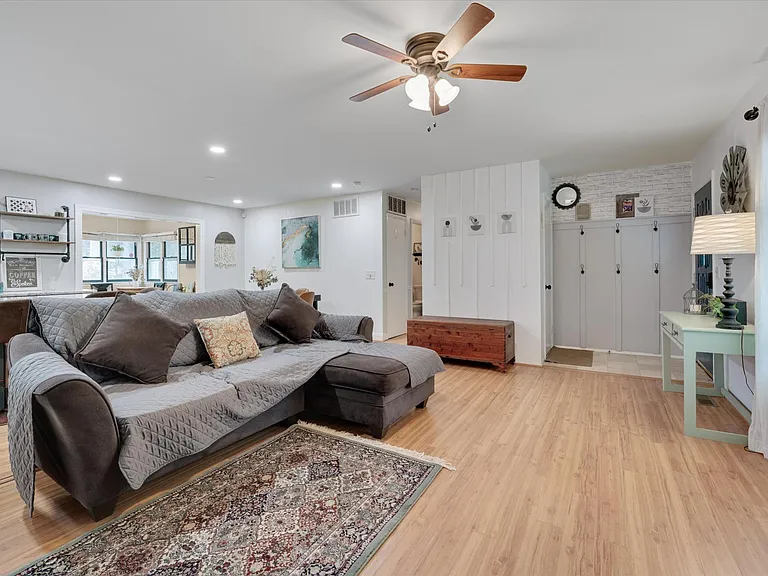 409 Northclift Dr — Photo 19
