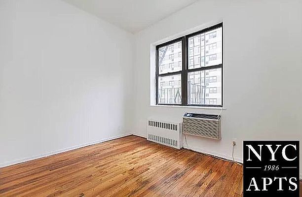 2nd image of 1450 2nd Ave APT 4E