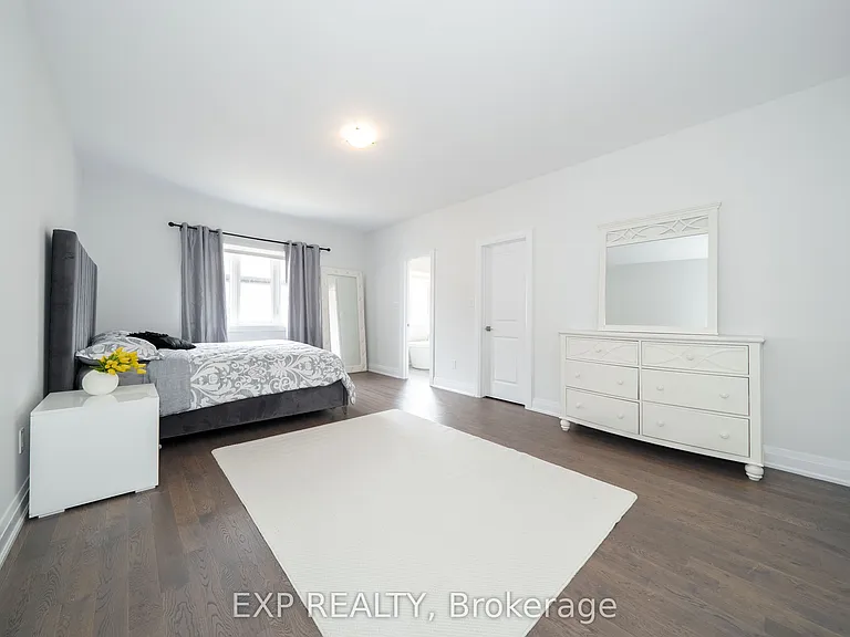 114 Seguin St — Photo 34
