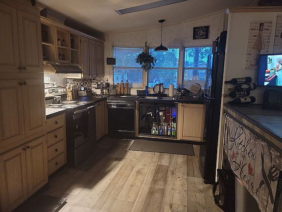 FULL SIZE KITCHEN