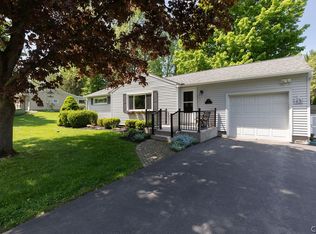 43 Richlee Dr, Camillus, NY 13031