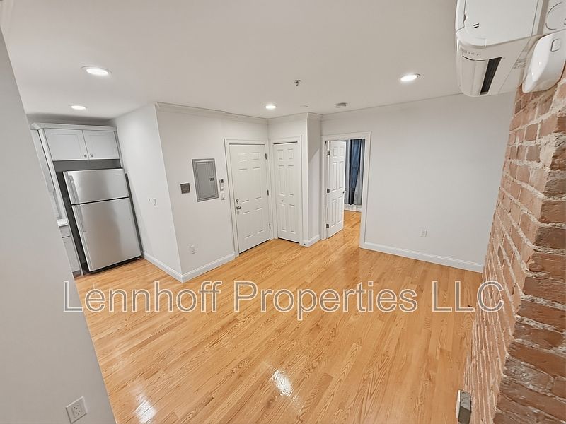 1st image of 14 Pompeii St APT 1