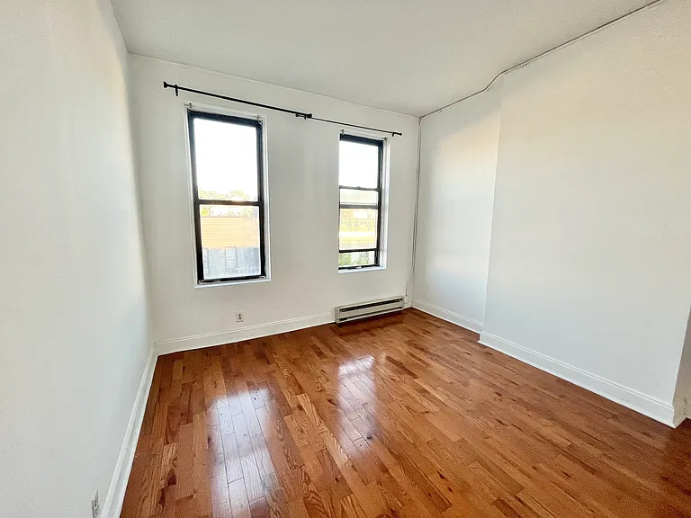 297 Troutman St #3L — Photo 4
