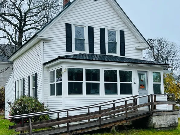 16 Maple Street, Milo, ME 04463