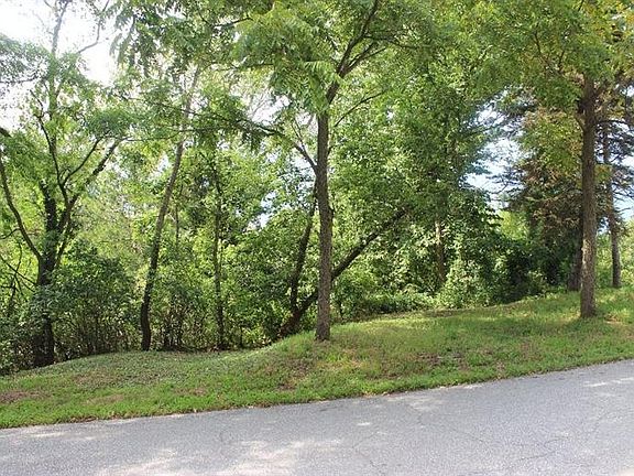 2nd image of 26 Skyline Dr