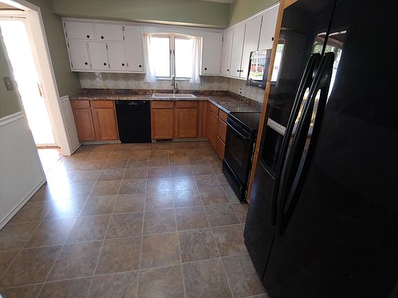 5th image of 3031 N 206th St