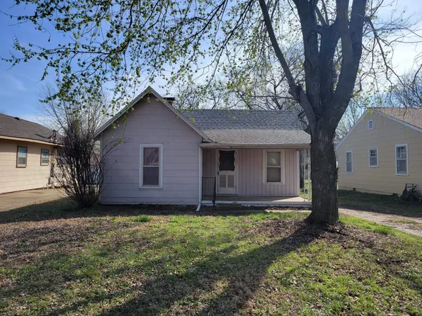 1320 N 5th St, Arkansas City, KS 67005