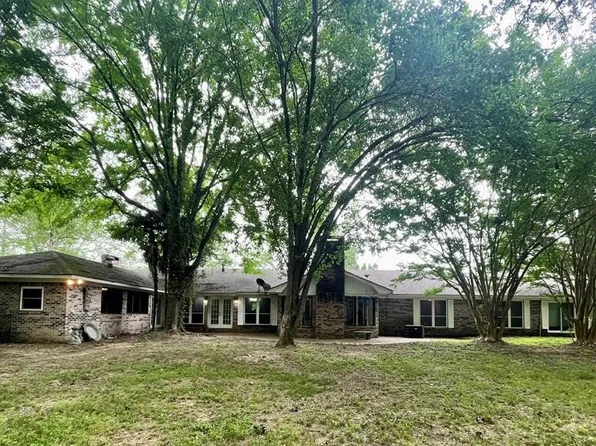 305 Garrett Rd, Silver Creek, MS 39663