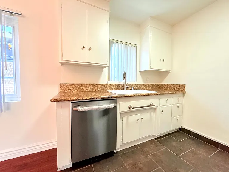 8130 Norton Ave, West Hollywood — Photo 37
