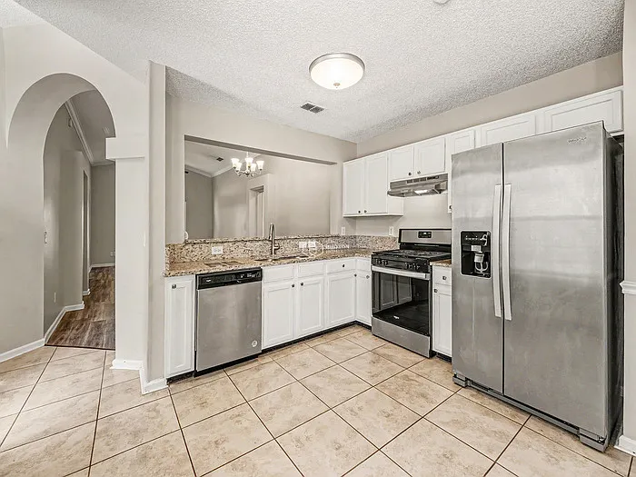 1664 Hudderfield Cir W — Photo 6