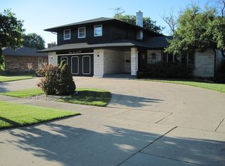 3200 Plum Grove Dr, Rolling Meadows, IL 60008