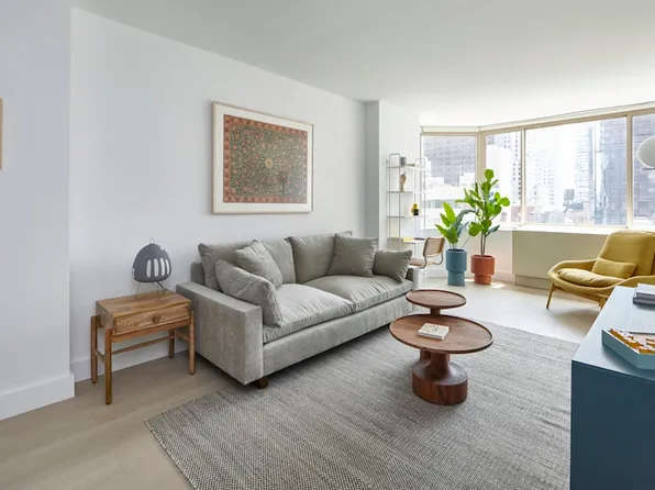 10 East 29th Street image 2 of 32