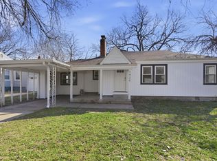 1420 S Pickwick Ave, Springfield, MO 65804