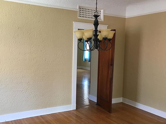 4th image of 4025 Vincennes Pl