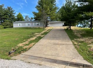 5219 Briscoe Rd, Parkersburg, WV 26105