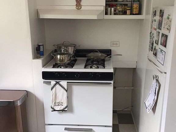 5th image of 1035 Myra Ave #B