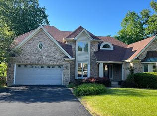 2 Genesee Ct, Bolingbrook, IL 60440