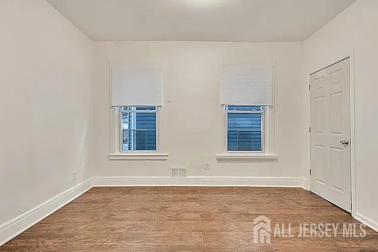 110 N 17th St — Photo 12