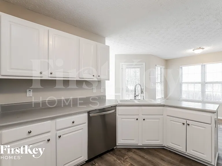 5321 Regency Lake Ct — Photo 6