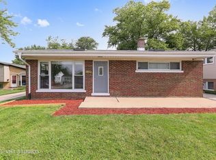 24 W Taylor Rd, Lombard, IL 60148