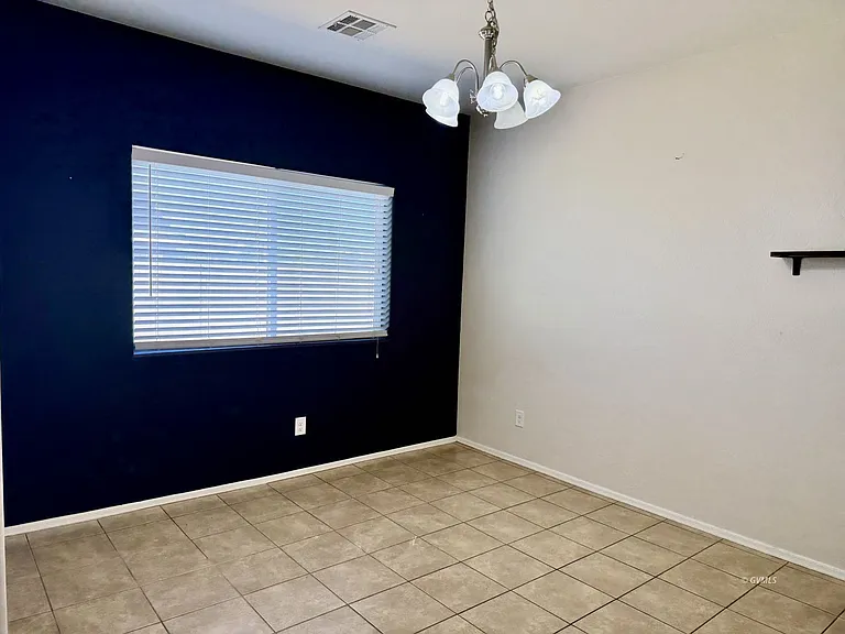 1721 N Eloisa Ln — Photo 6