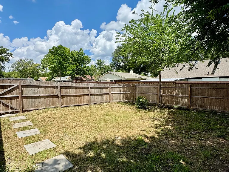3003 Lemmontree Ln — Photo 12