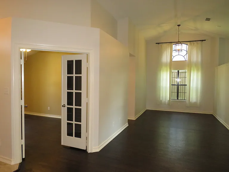 2308 Crestmeadow St — Photo 24