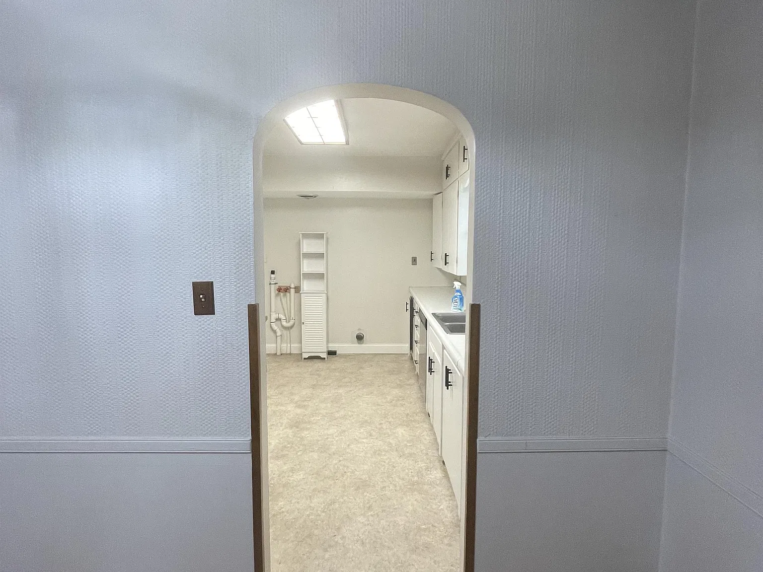 2727 SW 21st St - Single Family Home — Photo 2