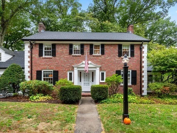 80 Brantwood Rd, Arlington, MA 02476