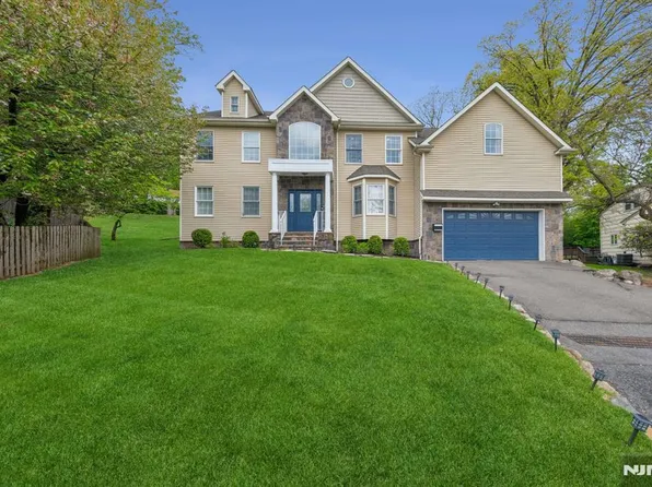 21 Winding Way, West Orange, NJ 07052