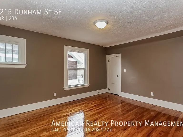 1215 Dunham St SE — Photo 9