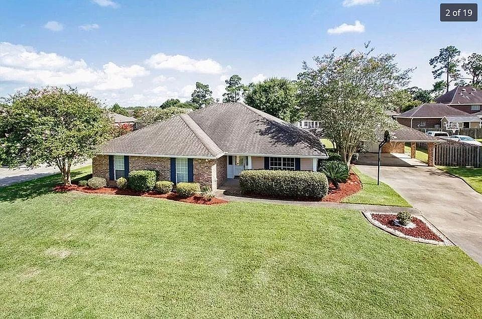 1st image of 1821 Linden Ln