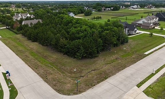 2nd image of 804 Boyett Ln