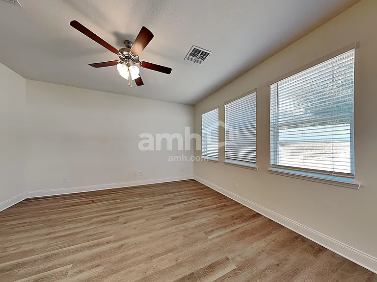 1328 Mount Logan Dr — Photo 9