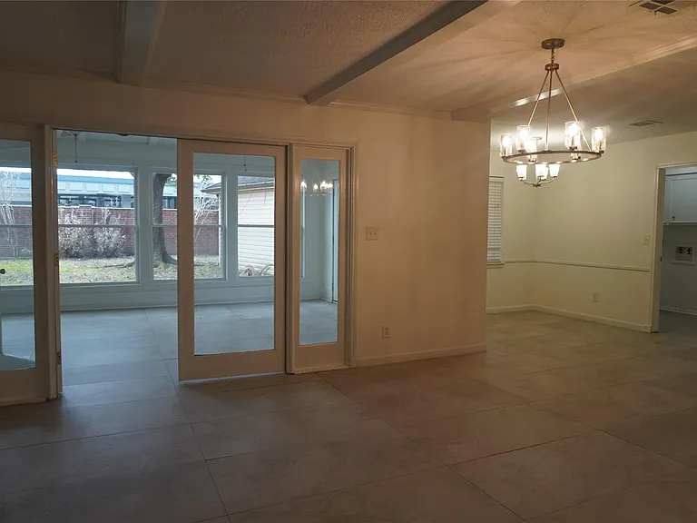 10703 Wickersham Ln — Photo 7