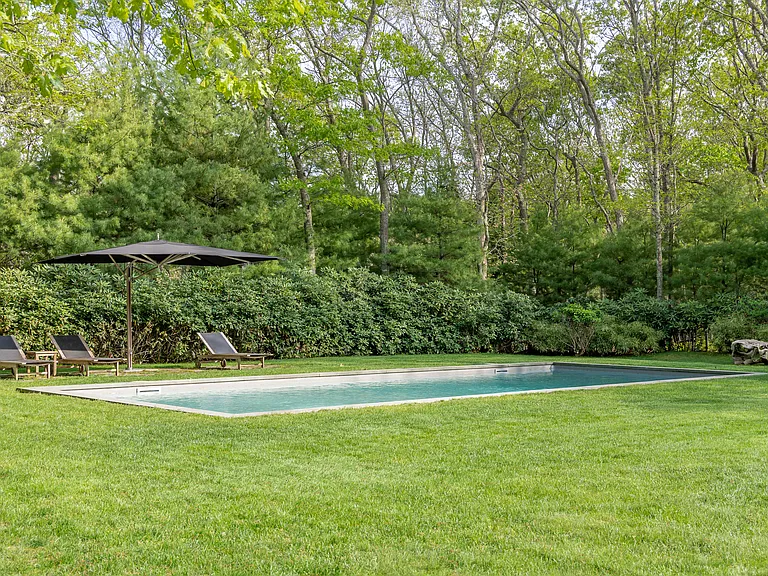 128 Three Mile Harbor Hc Rd — Photo 5
