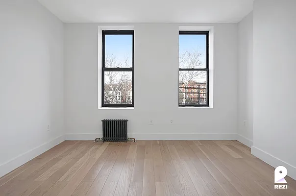 Rented by REZI | media 9