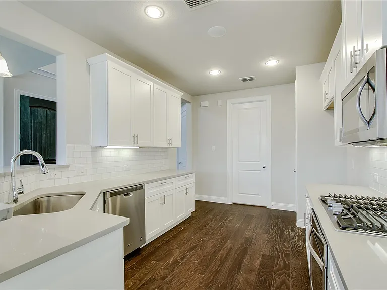 2949 Galveston St — Photo 12