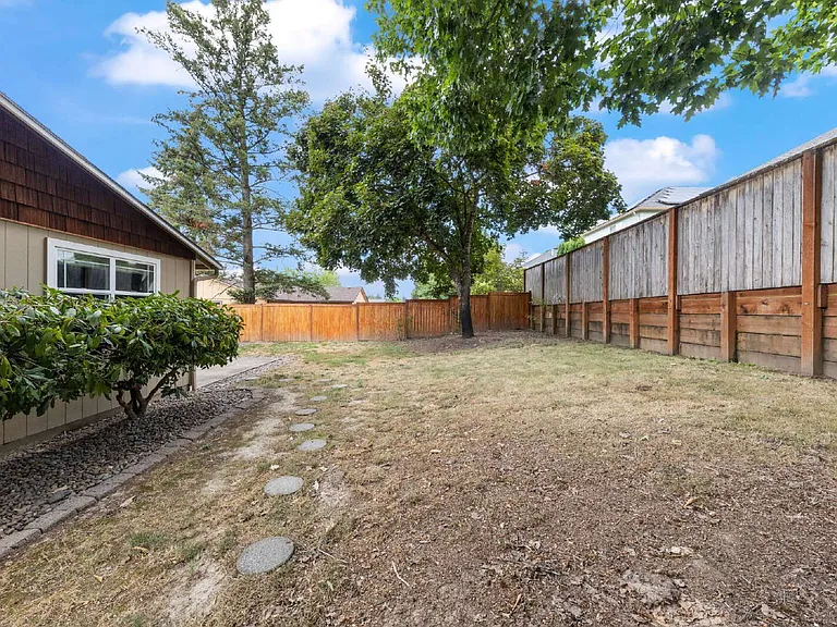 1270 N Adams St — Photo 21