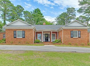 510 Valley Rd, Fayetteville, NC 28305