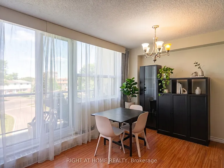 1050 Stainton Dr #201 — Photo 3