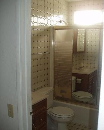 Full Bath upstairs. 
