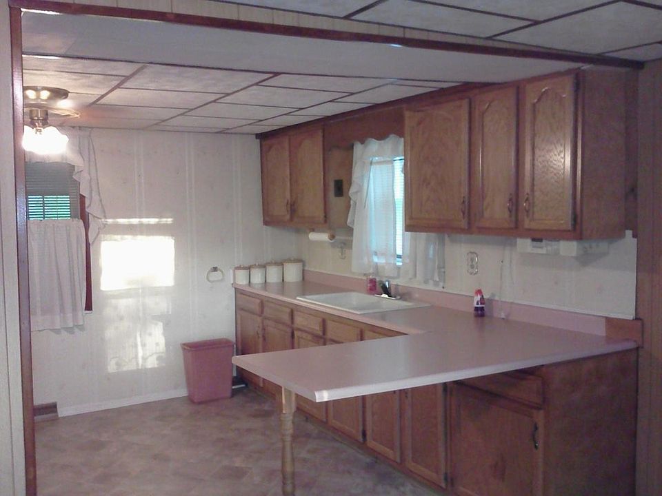 2nd image of 16 Elm St